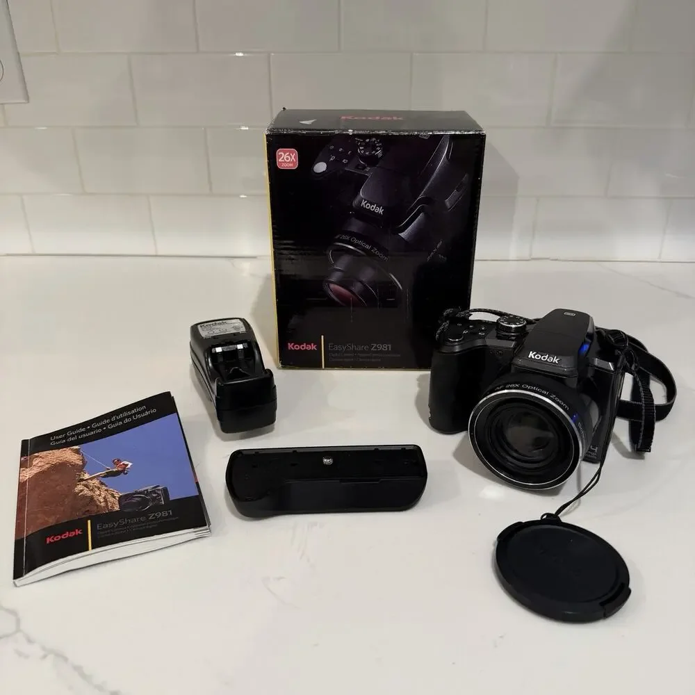 Kodak EasyShare Z981 14MP 26x Zoom Digital Camera Works Box Black